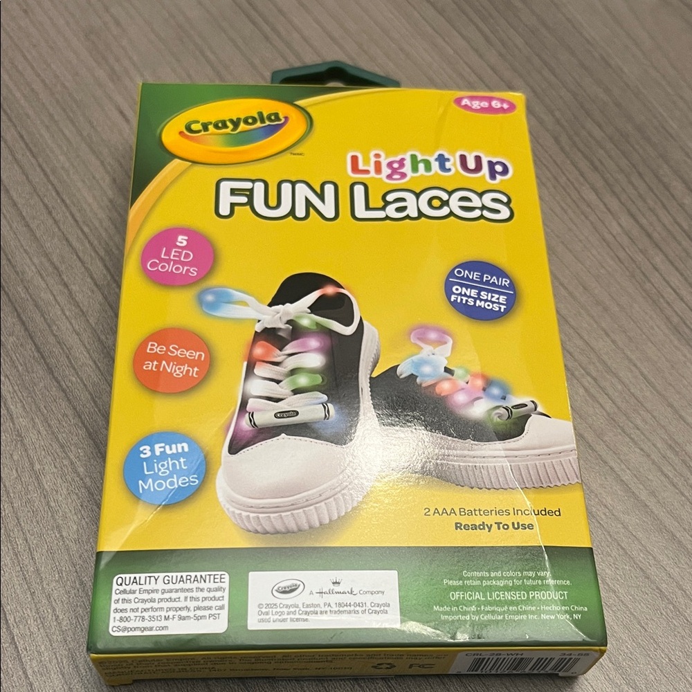 Crayola shoe strings NeW